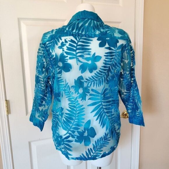 Units sheer applique 3/4 sleeve blouse - Picture 2 of 8